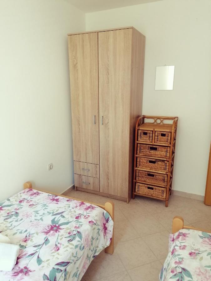 Apartment Vesna Vir Exteriör bild